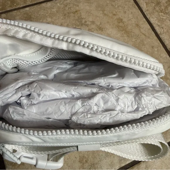 Disney x lululemon LIMITED EDITION White Mickey Everywhere Belt Bag - Picture 11 of 12